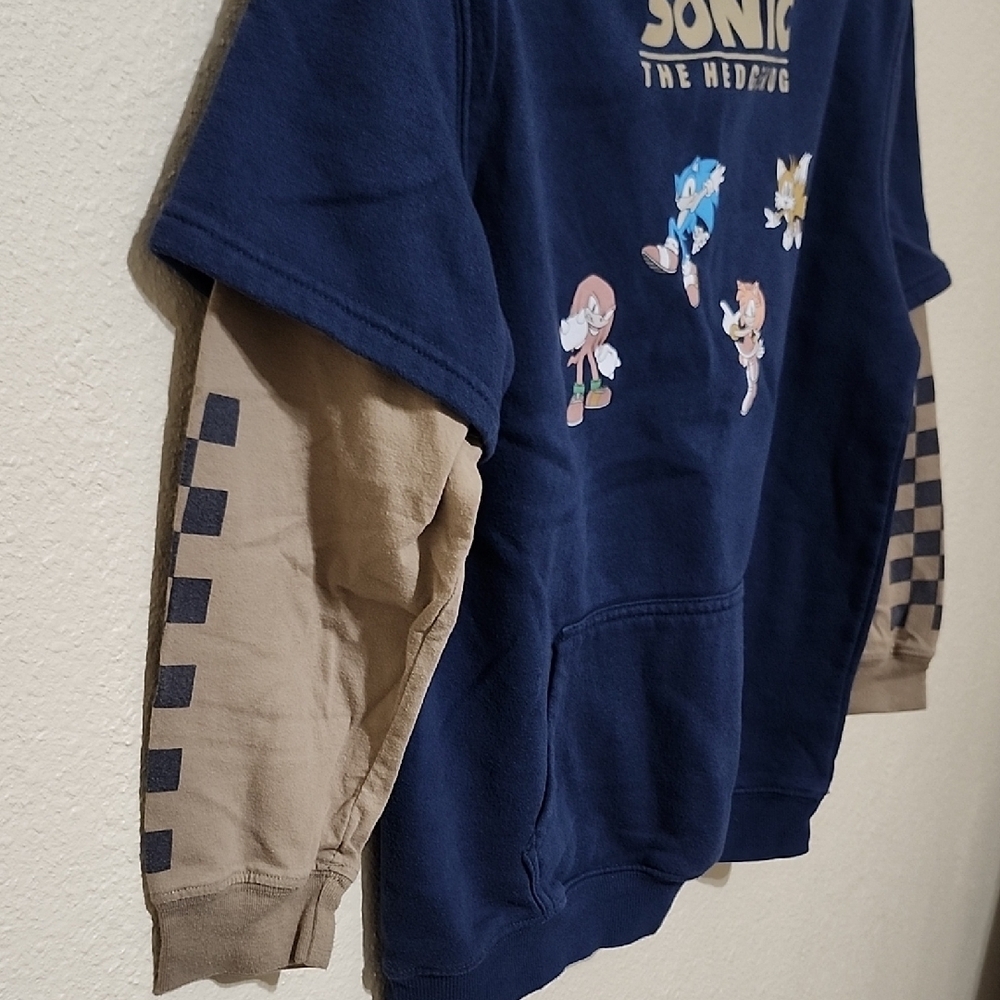 Blue Sweatshirt with Tan Long Sleeves and Sonic Graphic - Picture 5 of 8